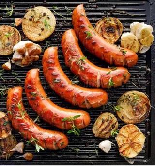200gr De Saucisses  Grillée  Au  Charbon