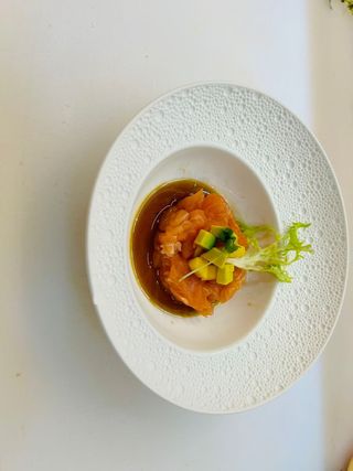 300. Tartare di salmone