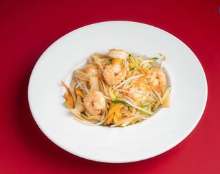 21. Linguine saltate con gamberi