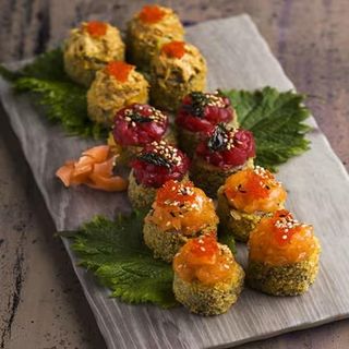 Crunchy roll mix (12 piezas)