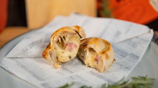 Empanada De Jamón Y Queso