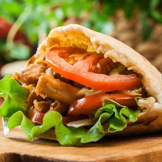 Pita De Ternera, Pollo O Mixto Grande