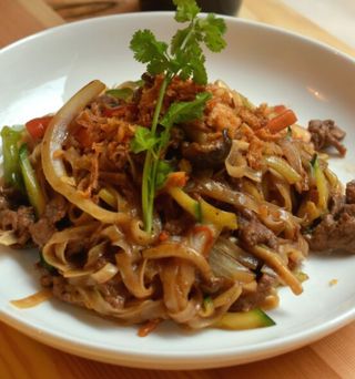 Pho Salteados De Ternera Y Verduras