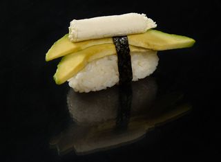 Нигири Авокадо и филаделфия (2бр)