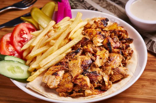 Plat Chawarma Poulet + Sandwich Kifta Poulet + 2 Boissons