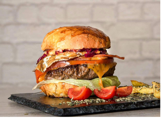 КОМБО 3: Телешки бургер +Бисквитена торта+Coca-Cola