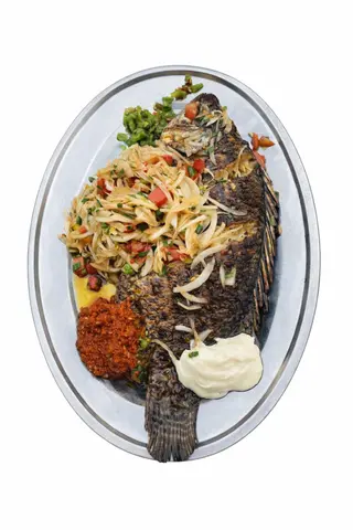 Poisson Carpe Braisé & Attiéké
