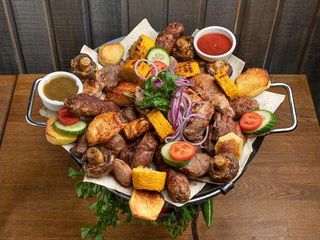 Большое ассорти из шашлыков 