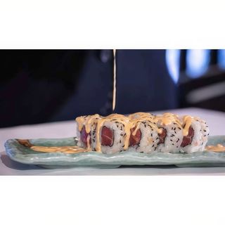Spicy Atún Uramaki Roll (8 Uds.)