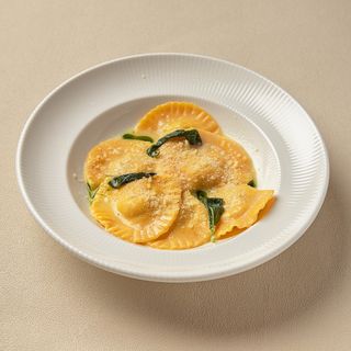 Равіолі з кроликом та шавлією 