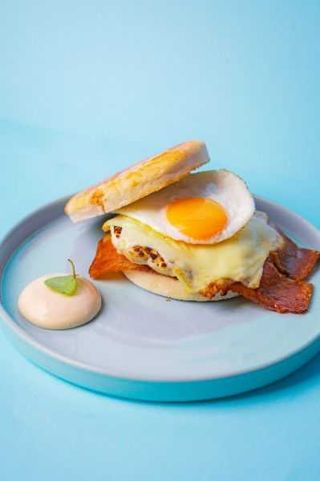 Frango em Bolo de Caco