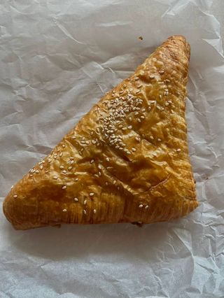 Слойка з м`ясом (130г)