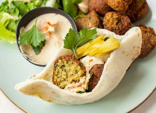 Falafel w cieście duży