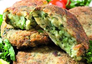 КАРТОФЕНИ КЮФТЕТА СЪС СПАНАК 3 бр