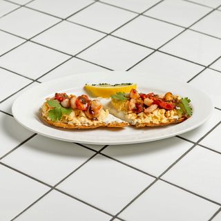 Брускетта с креветками