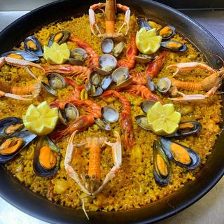 Paella De Mariscos (2 Personas)