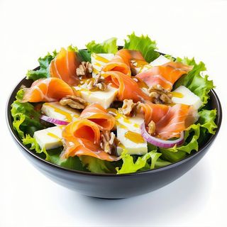 Ensalada de quesos y salmón ahumado