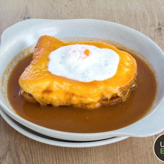 Francesinha Clássica