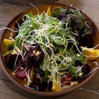 Руккола со свеклой и апельсинами