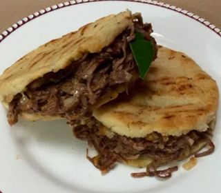 Arepa De Pabellón Criollo