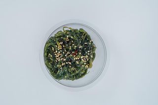 WAKAME CON SESAMO