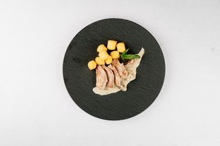 Pureći medaljoni u aromatičnom maslacu, popečak od heljde