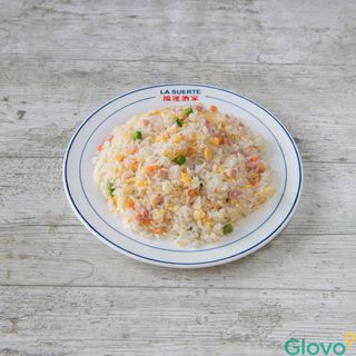 26.-Arroz frito con tres delicias