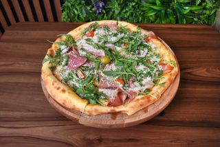 Pizza Pršuta