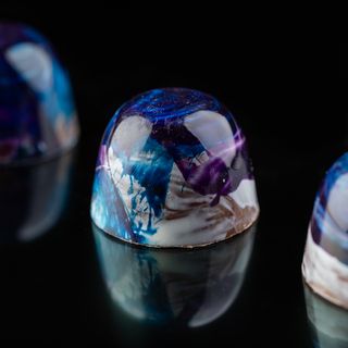 მოცვისა და არაქისის კარაქის ბონბონი