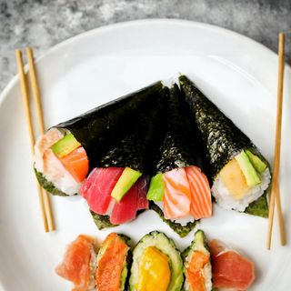 Temaki ikura