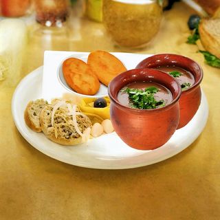 ლობიო ქოთანში მჭადთან ერთად