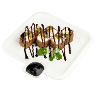 Сладкий ролл шоколадный