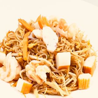 107 Spaghetti di riso con frutti mare