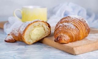 კრუასანი კრემით