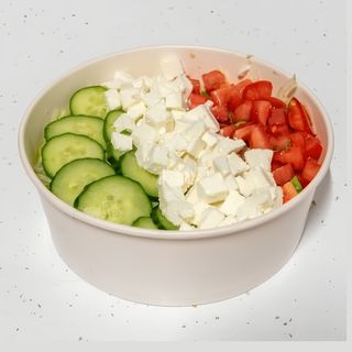 Салата пролетна с фета