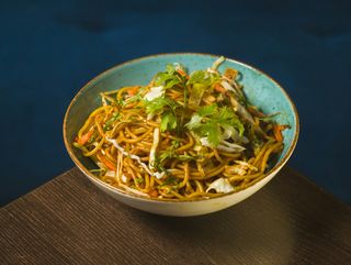 Makaron Hakka z Kurczakiem