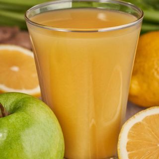 Zumo de naranja y manzana