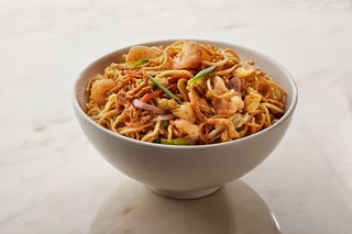 Tallarines Fritos Con Pollo