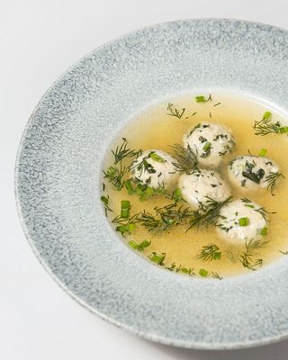 Курячий бульйон з фрикадельками та кускусом (270г)