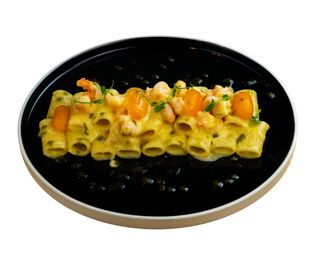Rigatoni alla “Strombolitana” con Vellutata di Cipolle bianche di “Giarratana” e mazzancolle veraci