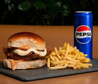 Meniu Chicken Jalapeno 280gr + 150gr + 250ml