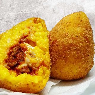 Arancini di riso al ragù