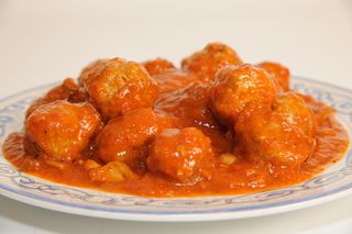Albóndigas En Salsa