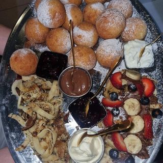 PLATOU DULCE TO SHARE