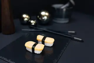 Hi Sushi Tamago Nigiri