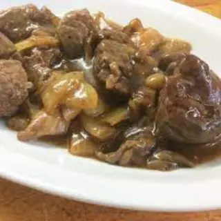 ternera con bambú y setas chinas