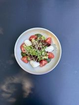 Salata cu roșii și mozzarella