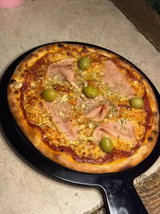 Pizza Capricciosa + Bubble waffle Nutela