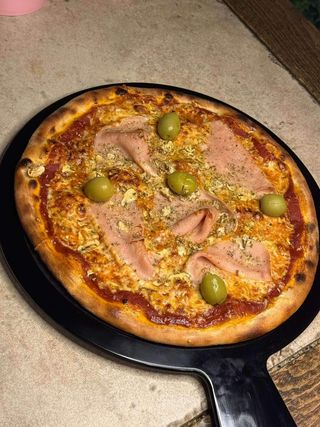 Pizza Capricciosa + Bubble waffle Nutela