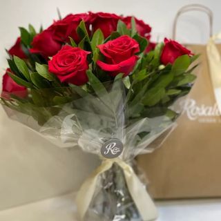 RAMO ROSAS ROJAS 12 TALLOS 